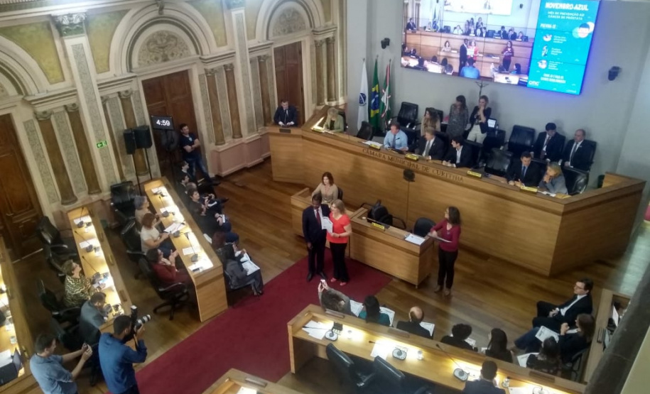 Polícia Científica recebe homenagem na Câmara Municipal de Vereadores de Curitiba