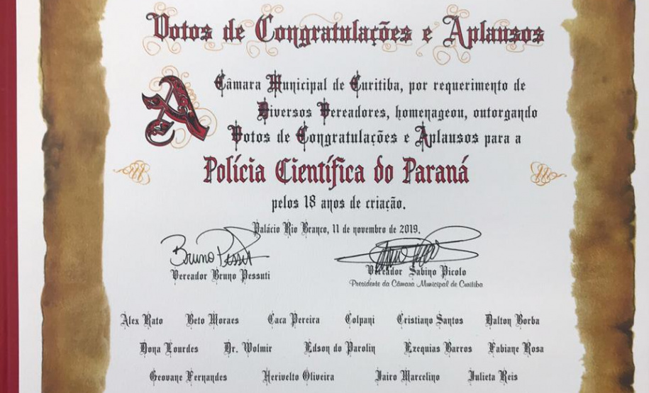 Polícia Científica recebe homenagem na Câmara Municipal de Vereadores de Curitiba