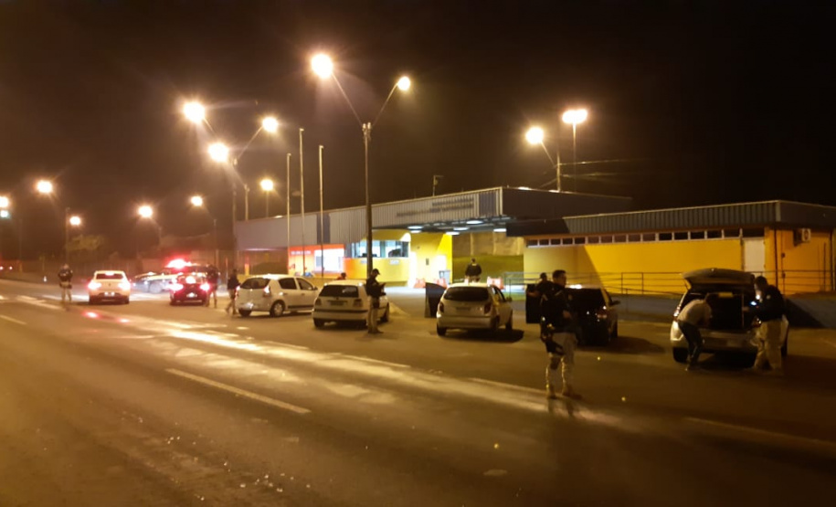 Policiais atuantes no projeto-piloto "Em Frente Brasil" prendem dupla e apreende sete tabletes de maconha em São José dos Pinhais, na RMC