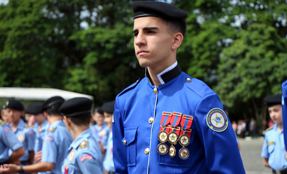 Secretário prestigia solenidade em comemoração a formatura do Ensino Médio do Colégio da Polícia Militar