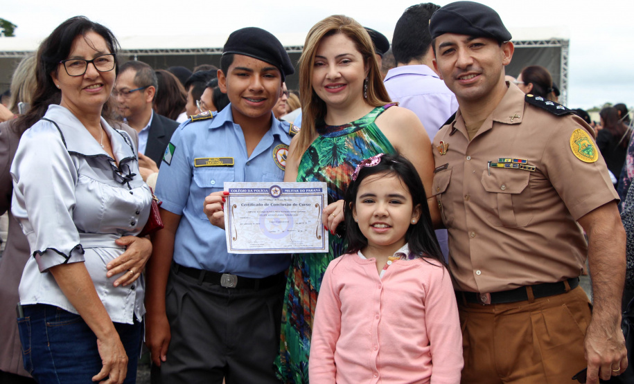 Secretário prestigia solenidade em comemoração a formatura do Ensino Médio do Colégio da Polícia Militar