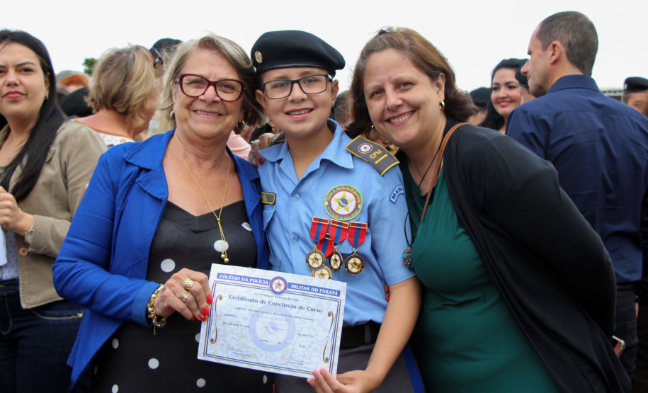 Secretário prestigia solenidade em comemoração a formatura do Ensino Médio do Colégio da Polícia Militar