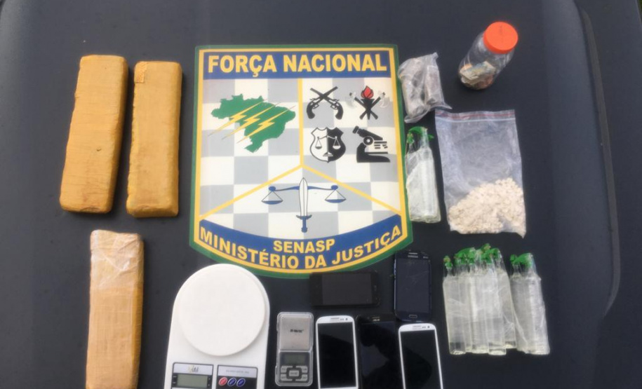 Policiais do projeto-piloto Em Frente Brasil prendem cinco pessoas e apreendem grande quantidade de drogas em São José dos Pinhais, na RMC