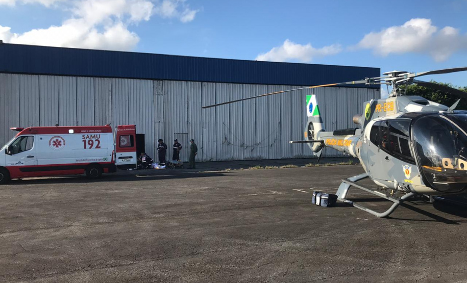 BPMOA resgata mulher na Ilha do Mel (PR) que passou mal durante cruzeiro