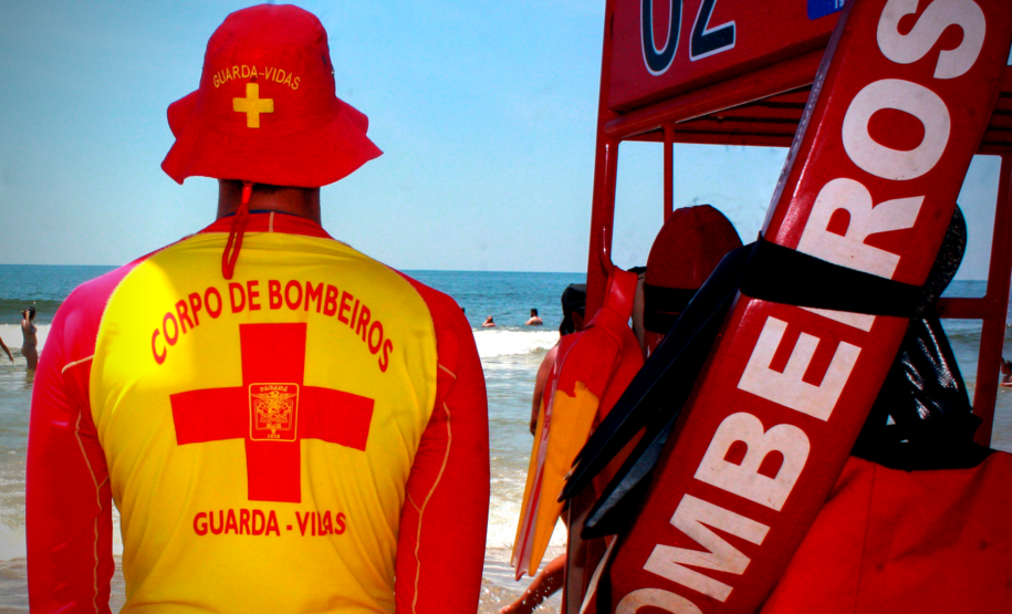 Guarda-vidas, sinônimo de dedicação e amor ao próximo