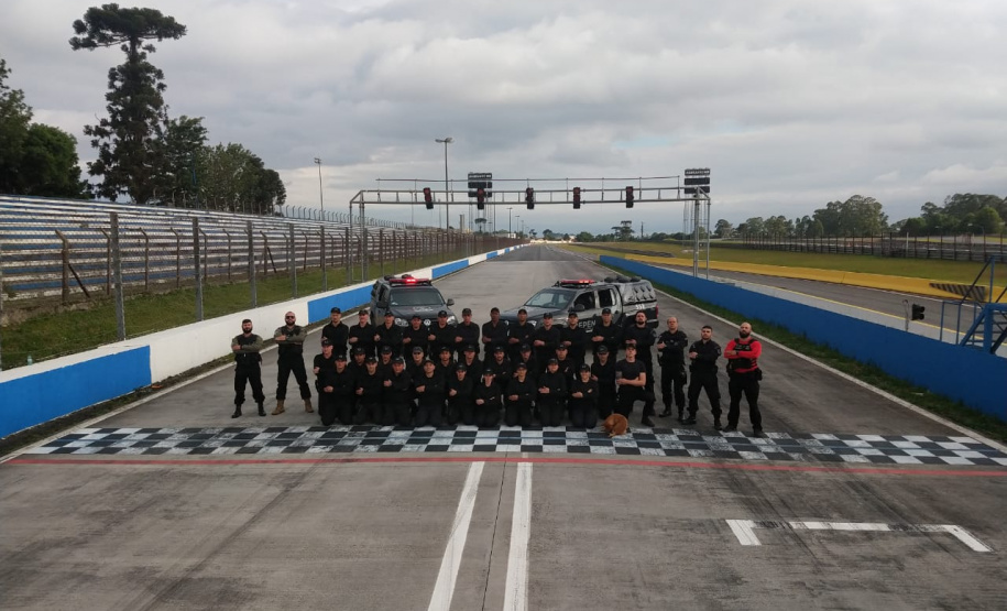 Agentes penitenciários da RMC passam por capacitação em direção defensiva e evasiva