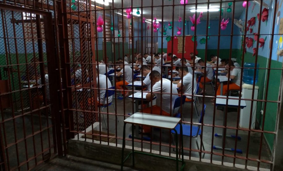 Provas do Enem são aplicadas aos privados de liberdade de todo o Paraná