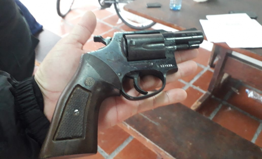 Operação Libertatem resulta na apreensão de duas armas de fogo e quase 200 buchas de cocaína no Litoral do estado