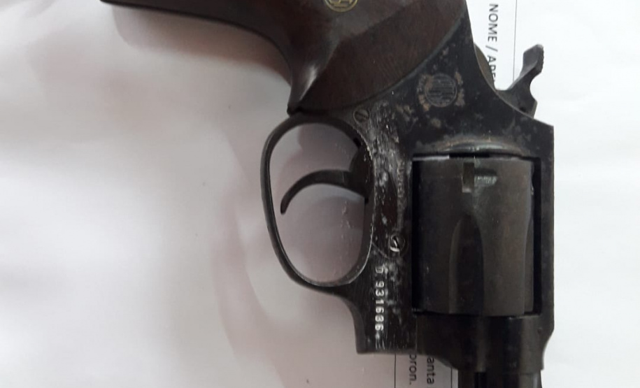 Operação Libertatem resulta na apreensão de duas armas de fogo e quase 200 buchas de cocaína no Litoral do estado