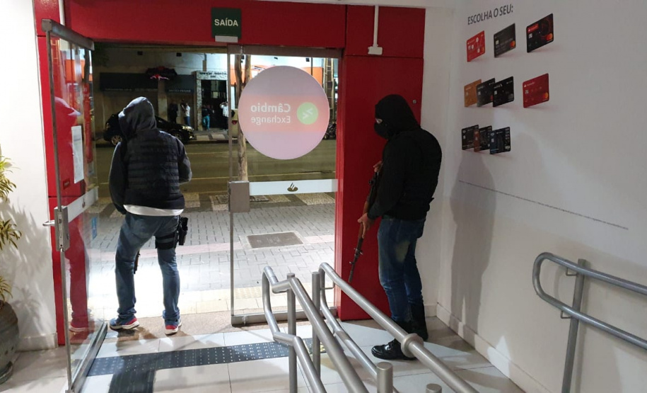 RONE simula roubo a banco no Centro de Curitiba; exercício faz parte do III Curso da unidade