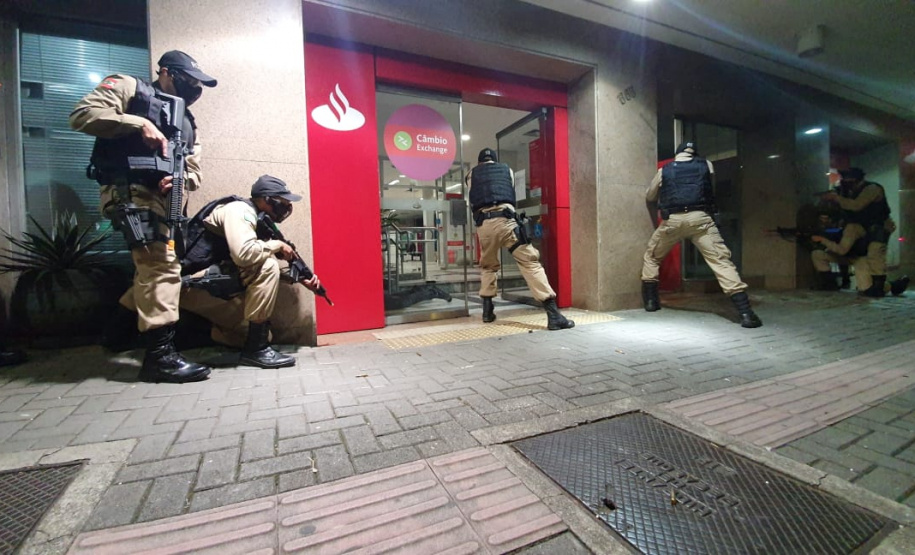 RONE simula roubo a banco no Centro de Curitiba; exercício faz parte do III Curso da unidade