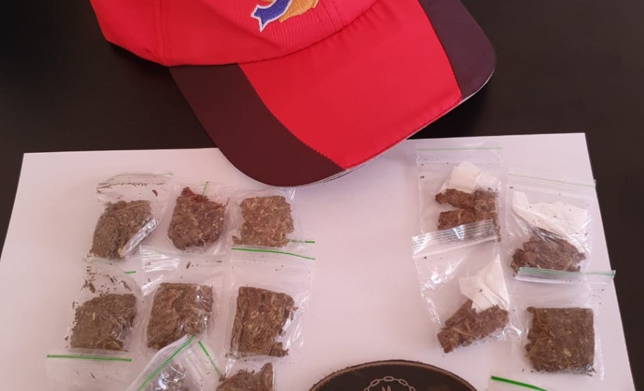 Equipe Canil da Polícia Rodoviária Estadual apreende maconha em duas abordagens no Litoral