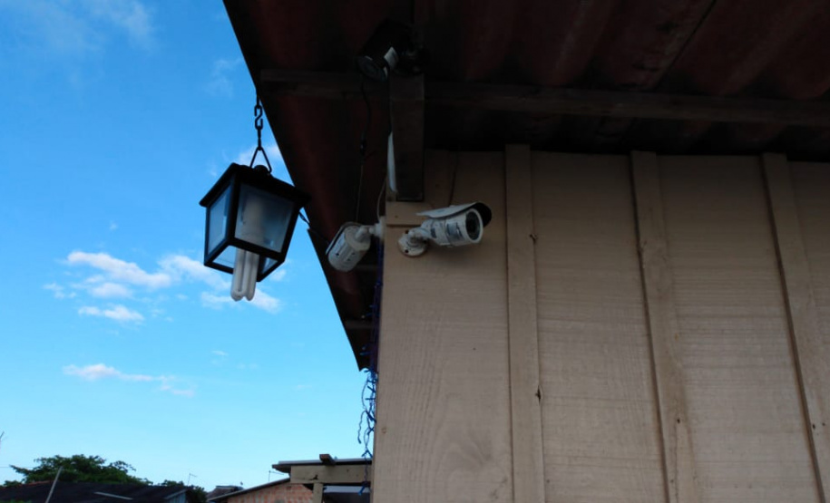 PM deflagra operação contra o tráfico de drogas, furtos e roubos no Litoral; cinco pessoas são presas