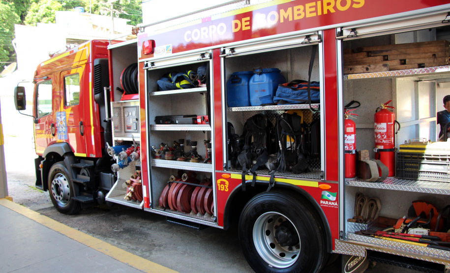 Corpo de Bombeiros recebe novo caminhão para suporte em combate a incêndios e acidentes de trânsito em Guaratuba (PR)