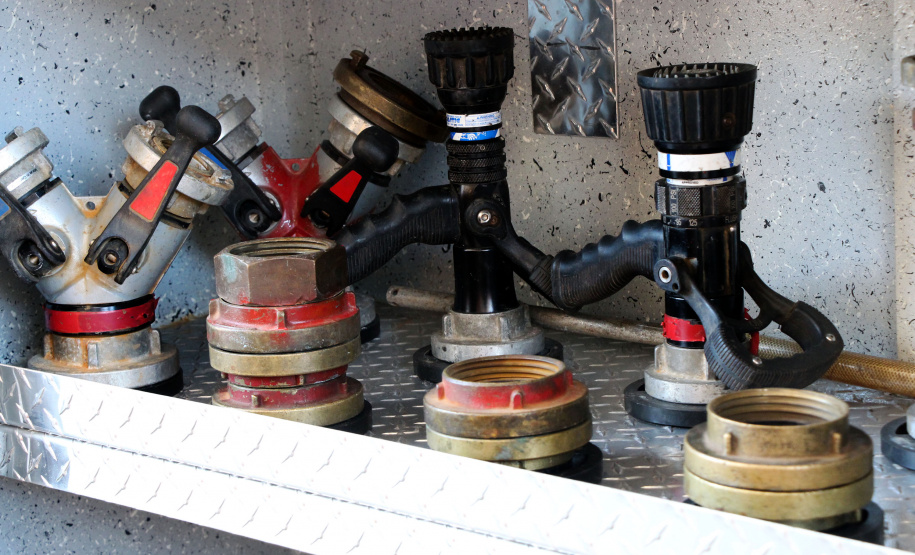 Corpo de Bombeiros recebe novo caminhão para suporte em combate a incêndios e acidentes de trânsito em Guaratuba (PR)