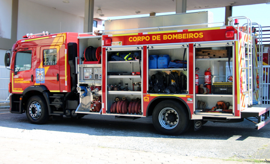 Corpo de Bombeiros recebe novo caminhão para suporte em combate a incêndios e acidentes de trânsito em Guaratuba (PR)
