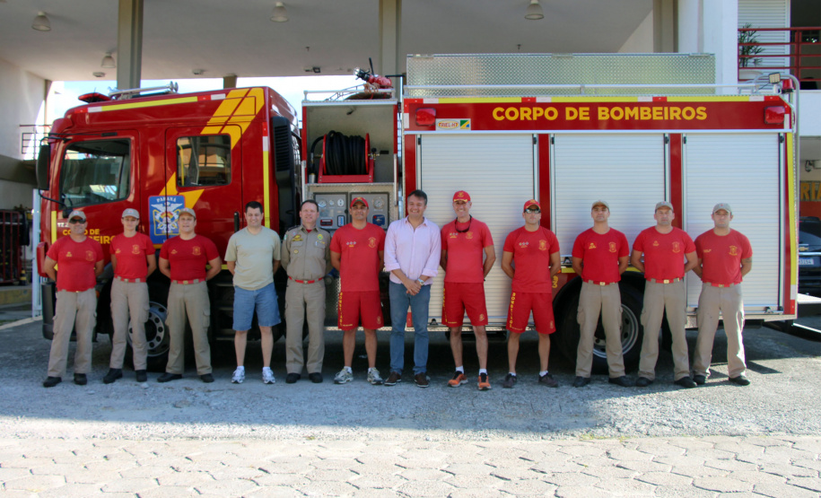 Corpo de Bombeiros recebe novo caminhão para suporte em combate a incêndios e acidentes de trânsito em Guaratuba (PR)