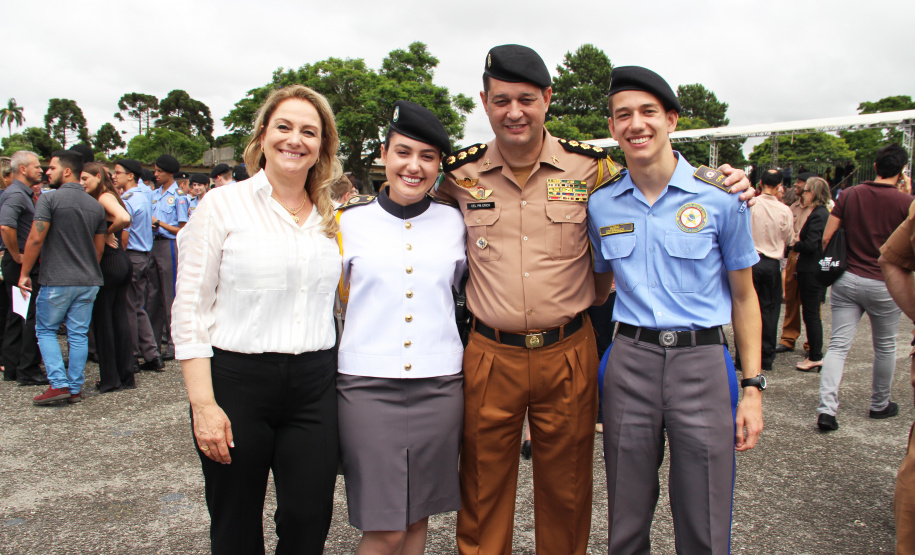 Secretário prestigia solenidade em comemoração a formatura do Ensino Médio do Colégio da Polícia Militar