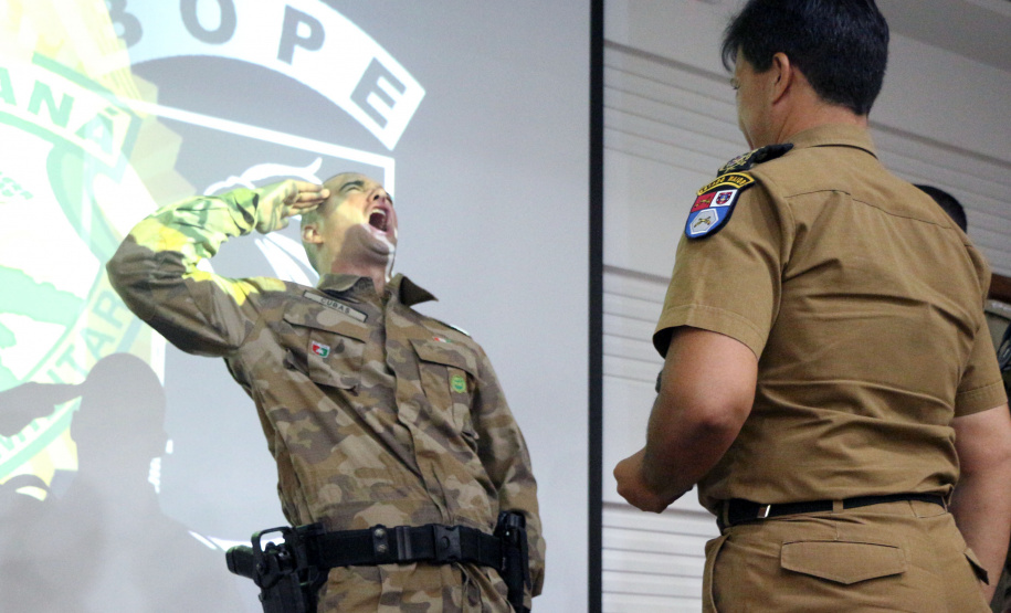 PM forma 35 policiais do Paraná e de Santa Catarina no Curso de Controle de Distúrbios Civis durante solenidade em Curitiba