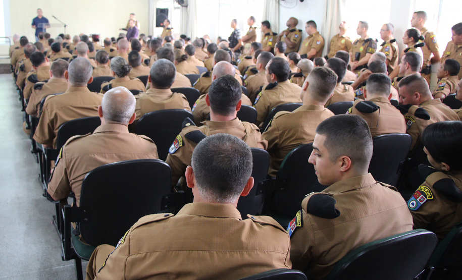 Tropa da PM que atuará na temporada passa por treinamento