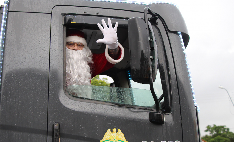 RPMon e BPTran arrecadam mais de seis mil brinquedos e fazem a alegria das crianças no Natal Itinerante em Curitiba
