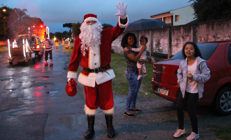 RPMon e BPTran arrecadam mais de seis mil brinquedos e fazem a alegria das crianças no Natal Itinerante em Curitiba