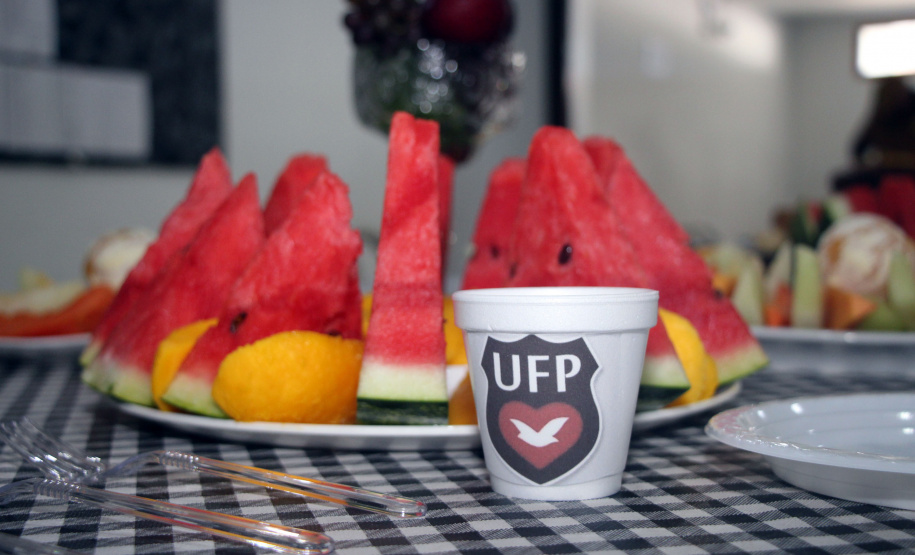 Policiais militares promovidos recebem novas divisas em Matinhos (PR)