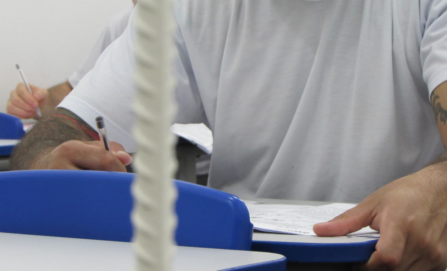 Provas do Enem são aplicadas aos privados de liberdade de todo o Paraná