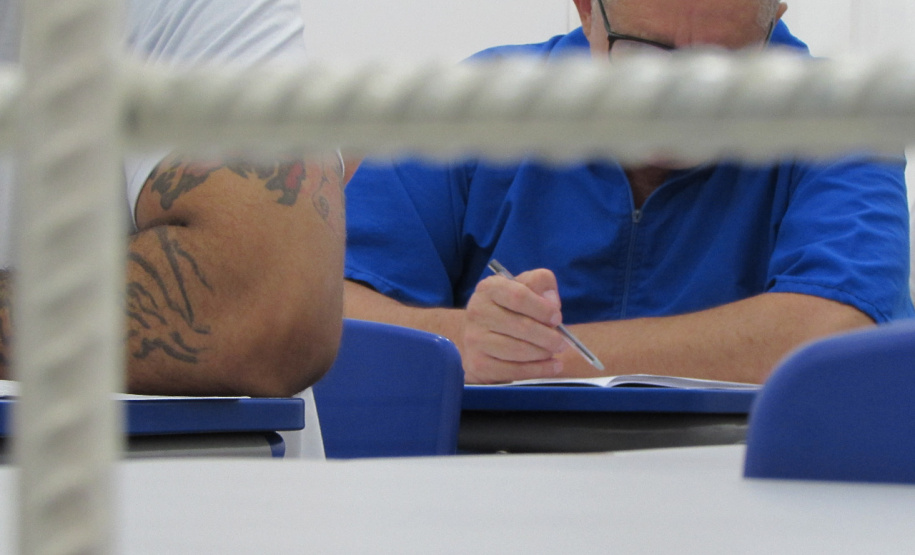 Provas do Enem são aplicadas aos privados de liberdade de todo o Paraná