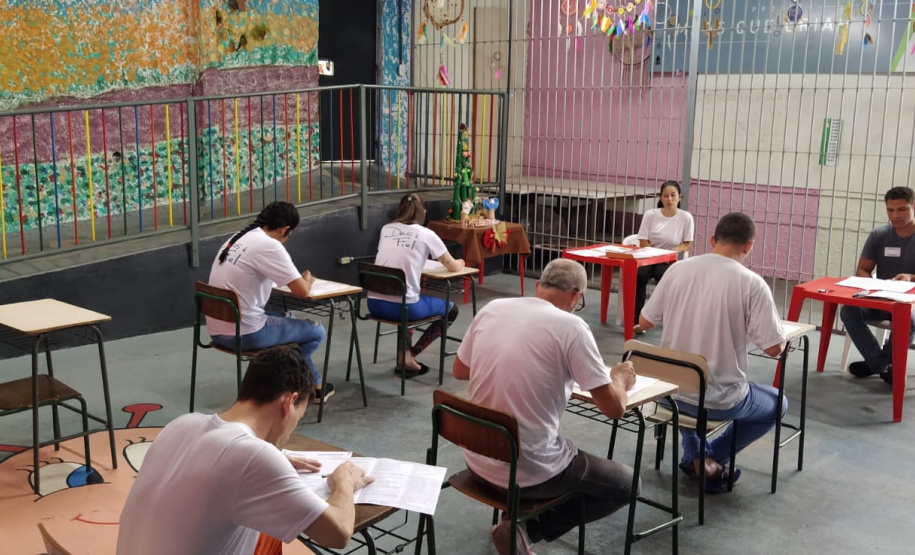 Provas do Enem são aplicadas aos privados de liberdade de todo o Paraná