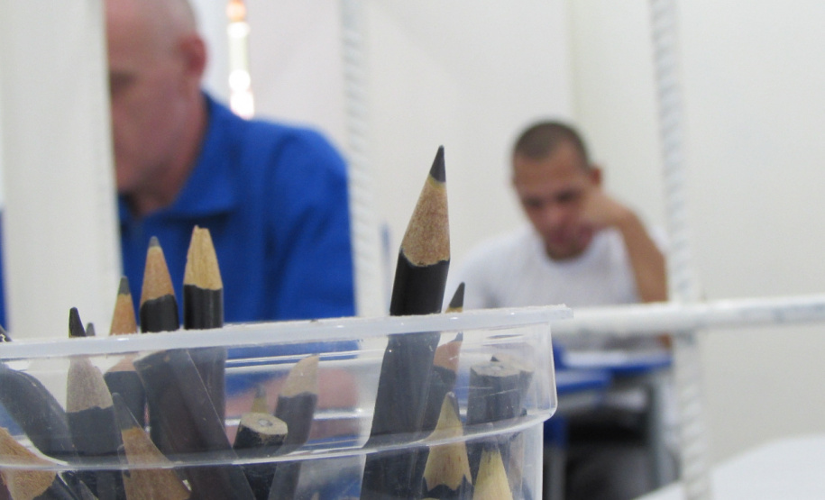 Provas do Enem são aplicadas aos privados de liberdade de todo o Paraná