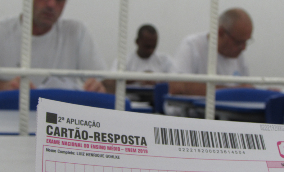 Provas do Enem são aplicadas aos privados de liberdade de todo o Paraná