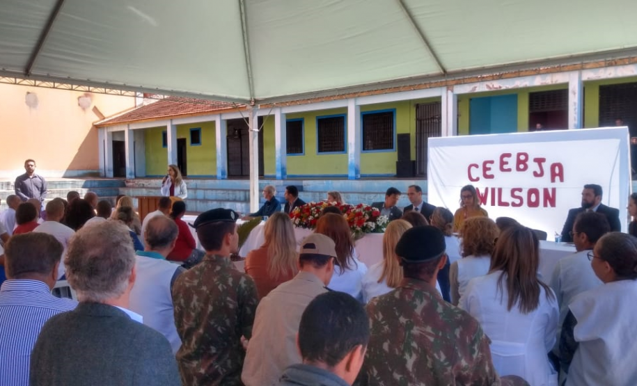 Penitenciária Industrial de Cascavel inaugura telecentro, forma estudantes e lança livro de poesias