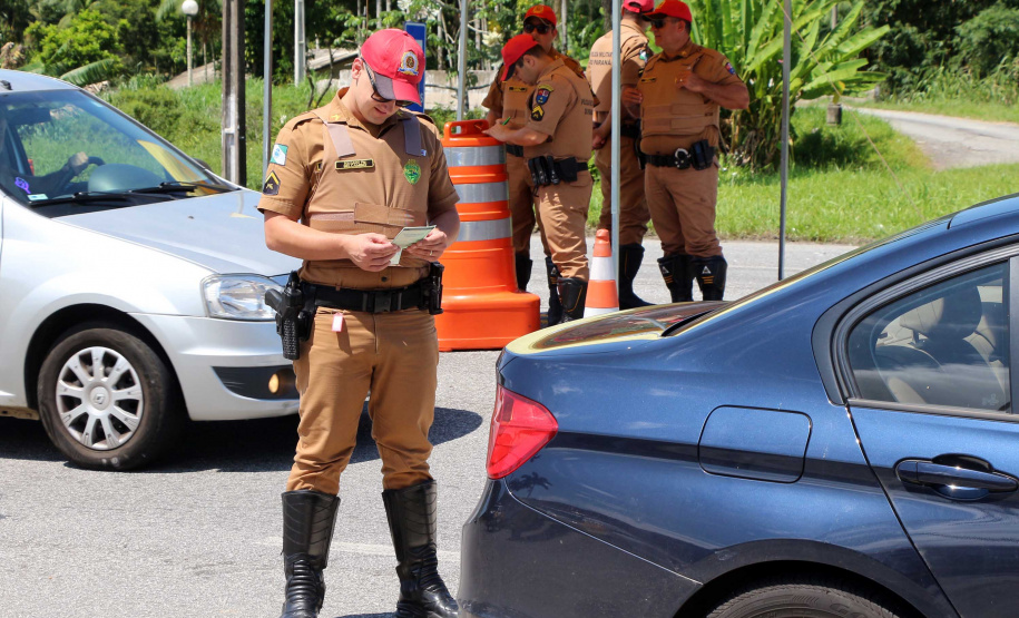 Réveillon nas estradas estaduais termina com 112 acidentes e oito mortos no Paraná; no Litoral não houve óbitos