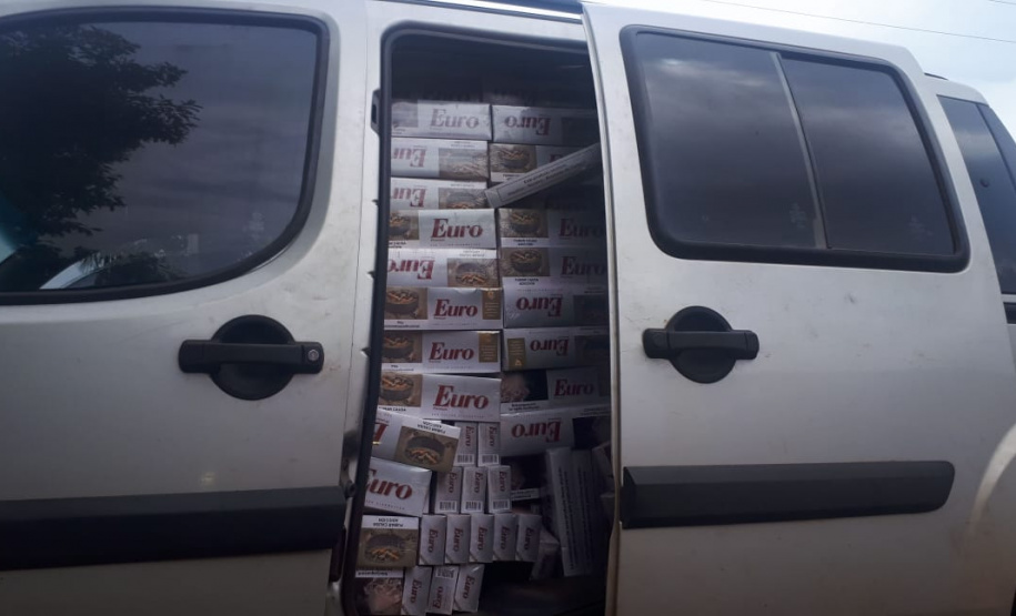 Aproximadamente 20 mil maços de cigarro contrabandeado são apreendidos em Engenheiro Beltrão, no Noroeste do Paraná