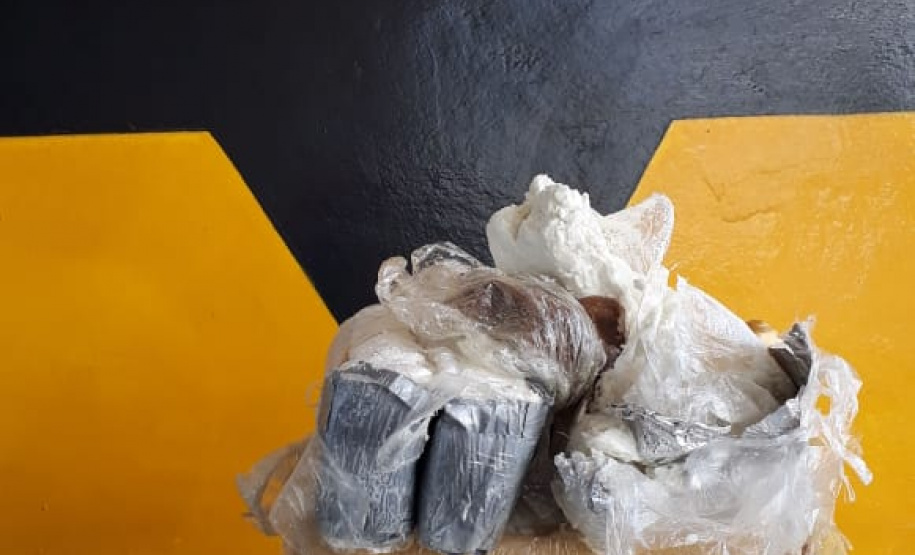 Policiais rodoviários desconfiam de história contada por motorista e encontram quase 15 quilos de cocaína no Oeste do estado