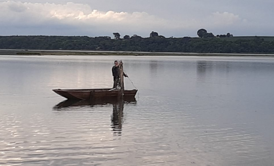 BPAmb-FV prende três pessoas e apreende mais de 60 quilos de peixe e 350 metros de rede no Norte do estado