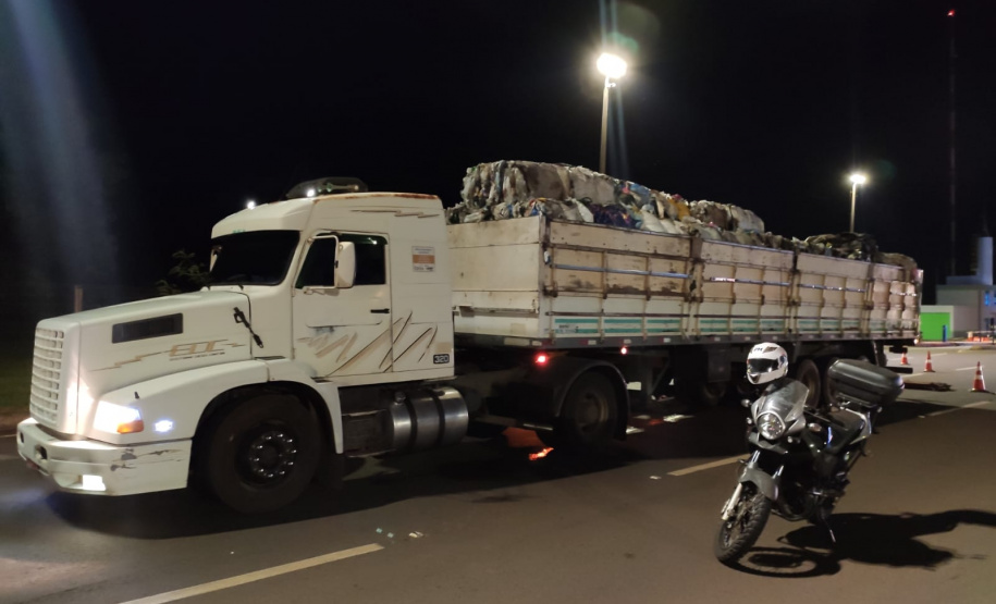 Em São Miguel do Iguaçu (PR), PM apreende quase uma tonelada de maconha