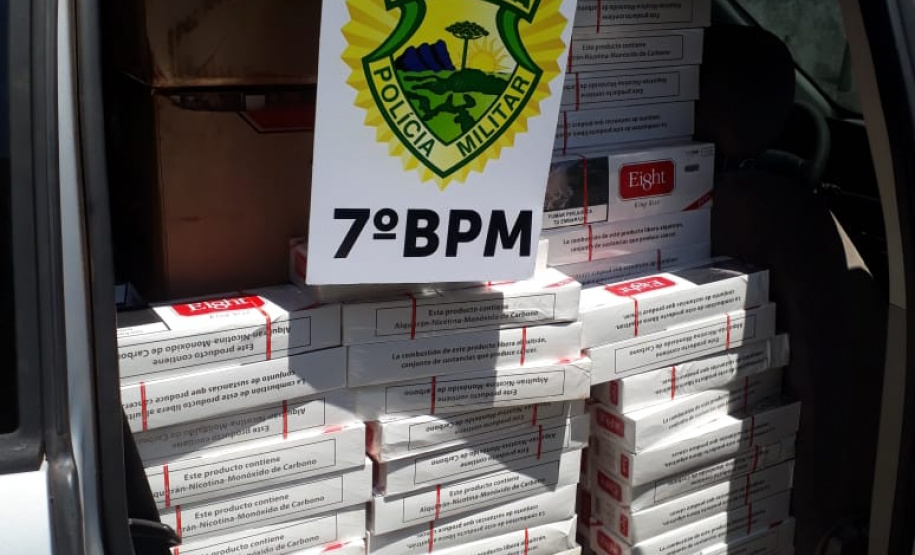 Policiais apreende veículo com caixas de cigarros contrabandeados em Tuneiras do Oeste, no Noroeste do estado