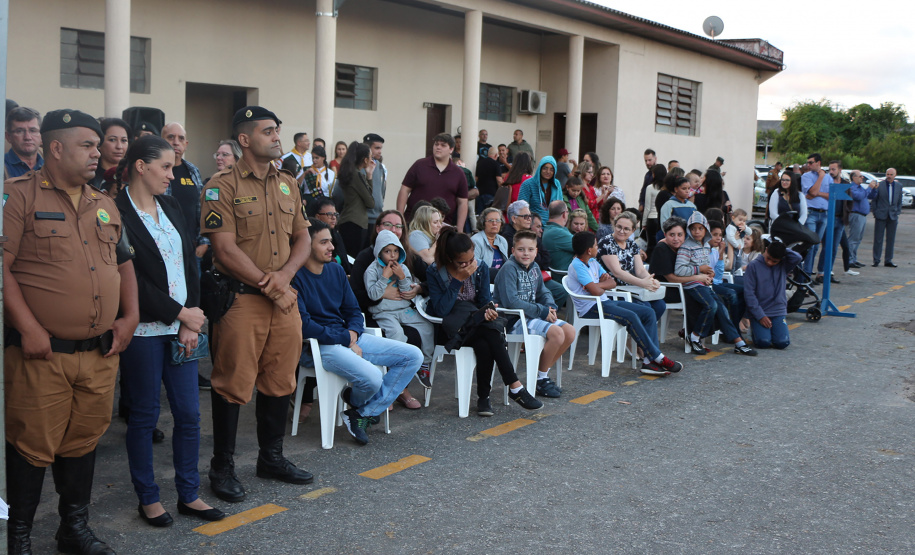 Regimento de Polícia Montada da PM celebra passagem de comando durante solenidade militar em Curitiba