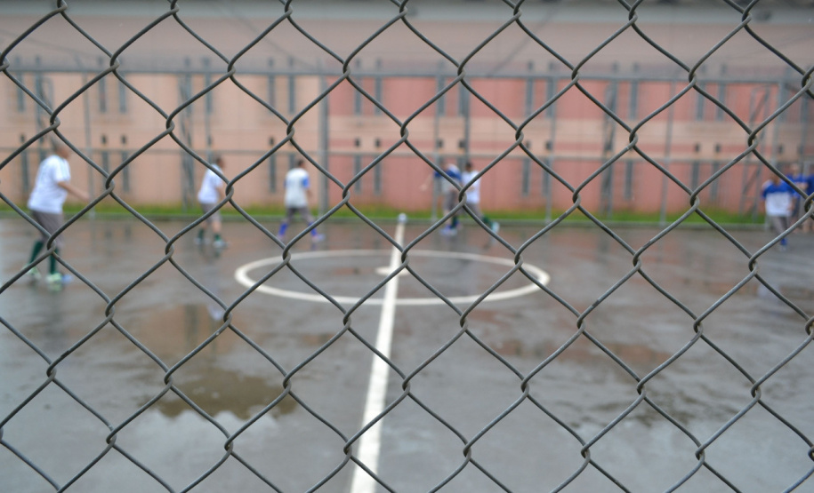 Presos da Penitenciária Estadual de Ponta Grossa disputam campeonato de futsal
