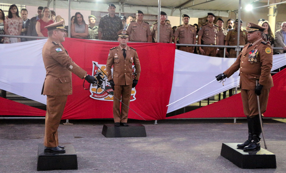 Regimento de Polícia Montada da PM celebra passagem de comando durante solenidade militar em Curitiba