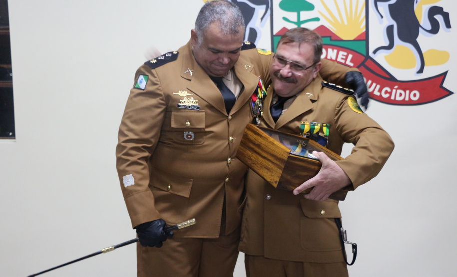 Regimento de Polícia Montada da PM celebra passagem de comando durante solenidade militar em Curitiba