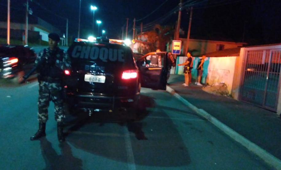 Operação Impacto I é desencadeada em São José dos Pinhais durante ações do projeto piloto Em Frente Brasil; duas armas de fogo são apreendidas