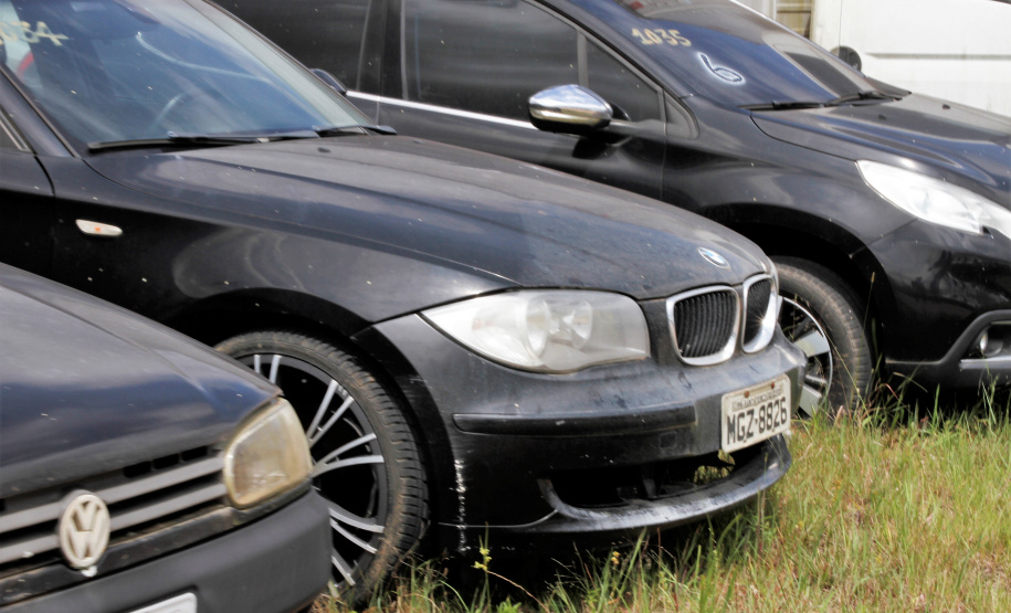 Secretário coronel Marinho visita pátio de veículos inservíveis em São José dos Pinhais