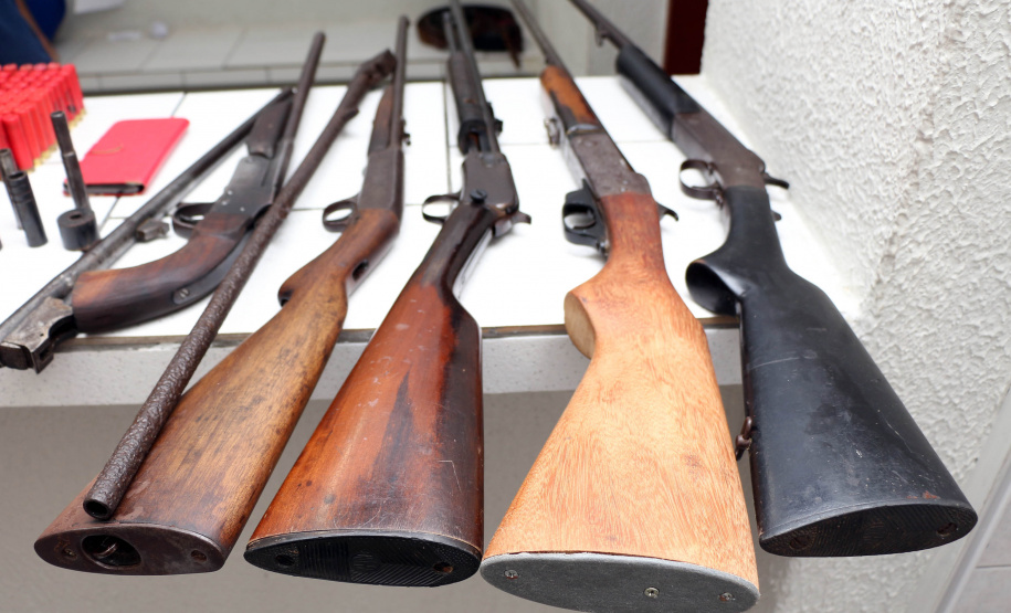 Forças policiais apreendem 20 armas por dia no Paraná