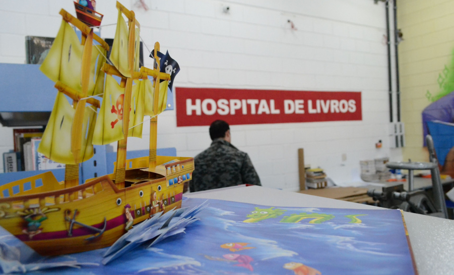 Hospital de Livros muda a vida de detentos em Ponta Grossa