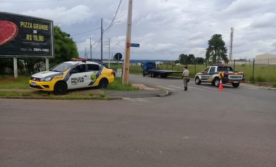 Em Fazenda Rio Grande, na RMC, PM e outros agentes de segurança desencadeiam a Operação Unindo Forças I e abordam mais de 100 pessoas
