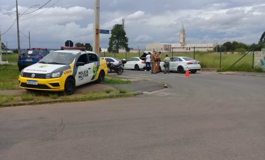 Em Fazenda Rio Grande, na RMC, PM e outros agentes de segurança desencadeiam a Operação Unindo Forças I e abordam mais de 100 pessoas