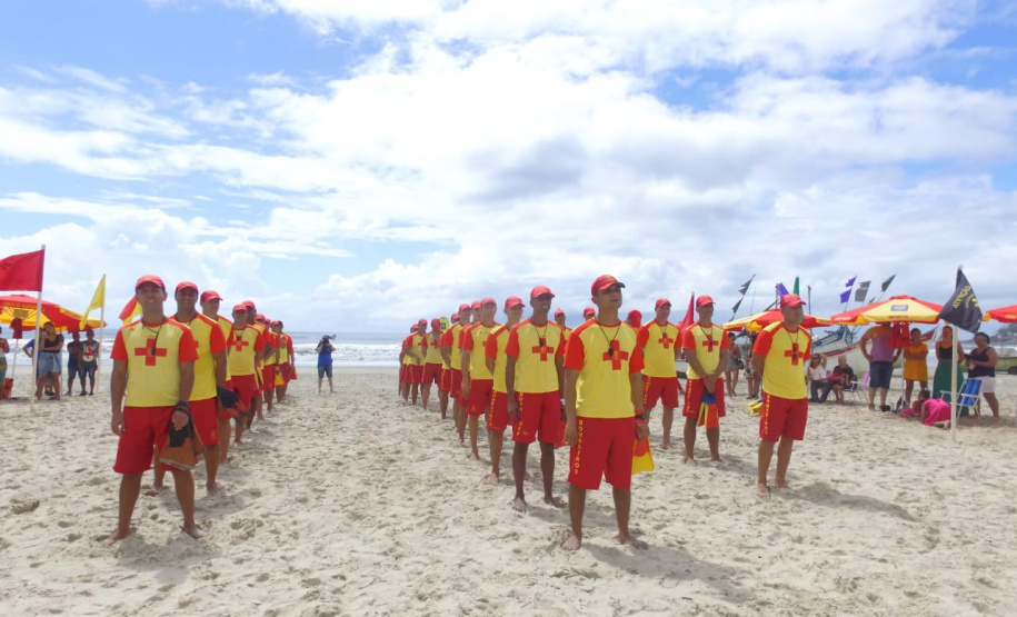 Corpo de Bombeiros forma nova turma de guarda-vidas